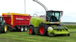 Gras hakselen met Claas Jaguar 940. Loonb. Entjes B.V. Slochteren.