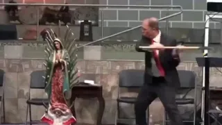 Pastor destrói imagem da Virgem de Guadalupe e gera revolta; veja vídeo