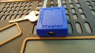 [7] Masterlock 410 LOTO Picked