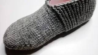 Simple slippers (footsteps) with no seam knitting needles on the sole. 