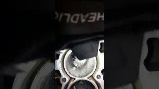 1.2 vti motor rektefiye. Triger kayışı sıyırması ve kopması sonucu motorda oluşan hasar.