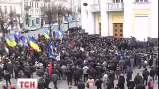 Активісти у Вінниці вимагають звільнення очільника обладміністрації