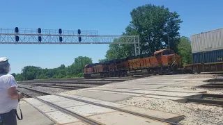 EB Hotshot Intermodal meets WB 11,000ft Doublestack train on Chillicothe sub