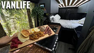 Cooking an All American Breakfast in My Van