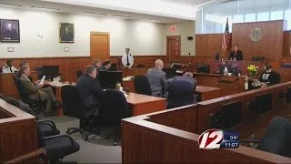 Hernandez jurors to resume deliberations for 4th day