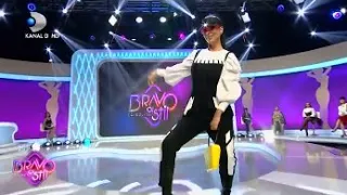 Bravo, ai stil! (27.11.2020) - Andreea Tonciu si-a dat pantalonii jos in fata tuturor!