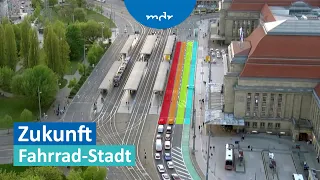 Mehr Platz für Fahrradfahrer: Wie Straßen neu aufgeteilt werden | Umschau | MDR