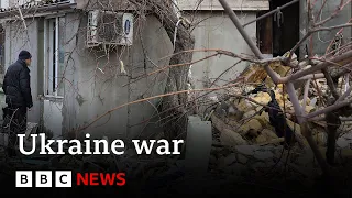 Ukraine war: Russian attacks as Kyiv marks two years since Putin’s invasion | BBC News