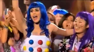 Katy Perry - I Wanna Dance with Somebody Who Loves Me (DVD Live)