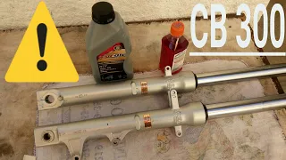 troca de óleo e retentor da suspensão da CB 300, Twister em casa ( vídeo detalhado passo a passo HD)