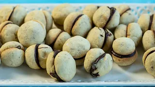 The Best Homemade Gifts: Baci di Dama: Hazelnut Cookies w:Chocolate