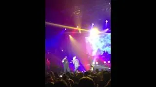 Snoop Dogg & Wiz Khalifa- Black & Yellow Live NYC