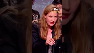 Le discours engagé de Justine Triet contre la réforme des retraites en recevant la Palme d'or 2023