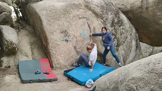 El Zorro 6A+ y El Zorro Izquierda V+ / Sector La Cueva / Boulder Torrelodones