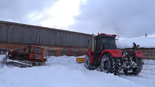 КИРОВЕЦ, ДТ-75, МТЗ-82.1 тракторы на уборке снега. Спасаем объекты.