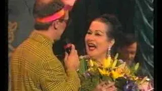 Yma Sumac gets furious and leaves the stage.