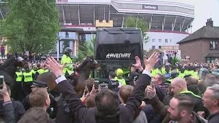 Man United bus attacked before historic West Ham game