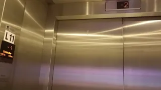 Schindler 5400 lift at Avenue Mall, Zagreb, HR