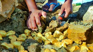 Treasure Hunting! Million $$ of Treasure at the River worth from Gold Nuggets, digging by Gold Miner