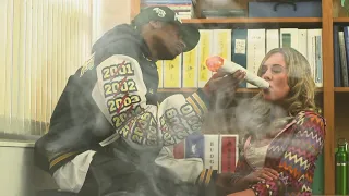 Snoop Dogg : Smoking in the Principal's Office [ 420 ]