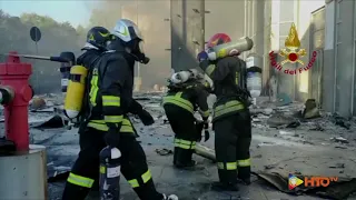 Vigili del Fuoco - Milano, Incendio di un grattacielo in via Giacomo Antonini - www.HTO.tv