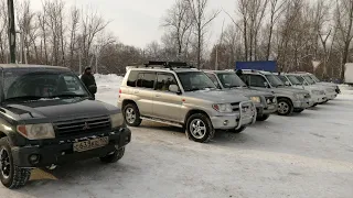 Съезд группы автомобилей митцубиси паджеро Пинин и Ио города Уфы.