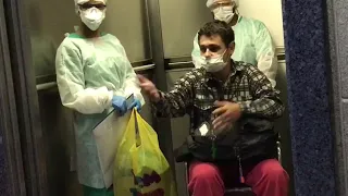 Paciente agradece equipe médica do SMH após receber alta da covid-19