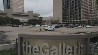 HPD: Video shows thief waiting 20 minutes to steal woman's $5K purse after she left The Galleria