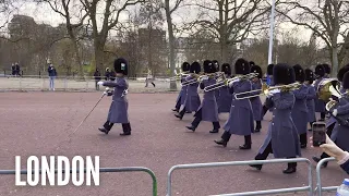 London Walking Tour Buckingham Palace to Trafalgar Square - Marching Ceremony in London