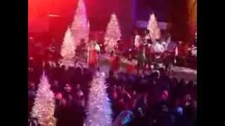 Mariah Carey "All I Want For Christmas Is You" live in Rockefeller Center