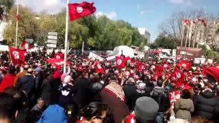 manifestation des tunisiens à Bardo contre le terr