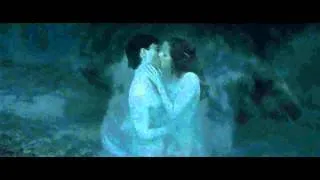 Harry and Hermione kissing in Harry Potter and the Deathly Hallows Part 1(HIGH DEFINITION)