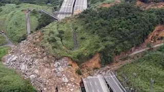 sitinjau lauik kembali longsor jalur padang solok lumpuh total