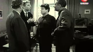 Выстрел в тумане (1964) - "Мариночка, а как у нас на счет горючего?"