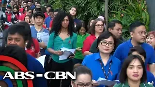 BALIKAN: ABS-CBN employees, talents sumabak sa 'Walk of Faith' | TV Patrol