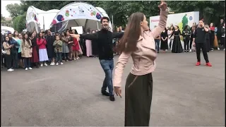 2020 Лезгинка Чеченская Ловзар В Москве Девушки Танцуют Круто ALISHKA Chechen Dance Парк Горького