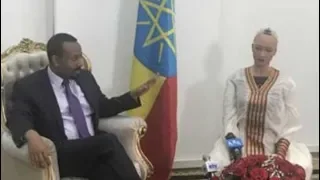 Sophia the robot meets Ethiopian PM