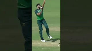 Excellent Fielding By #ShadabKhan #Pakistan vs #NewZealand #CricketMubarak #SportsCentral #PCB M2B2A