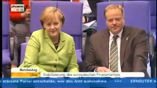 Gregor Gysi macht Angela Merkel im deutschen Bundestag fertig