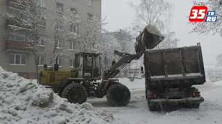 «Просто много снега»: череповчане с пониманием относятся к трудностям уборки города