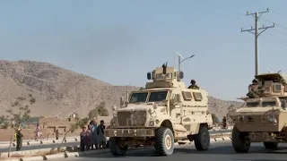 Top News  - Ushtria e Emiratit Islamik / Talebanët, paradë në Kandahar me mjete amerikane