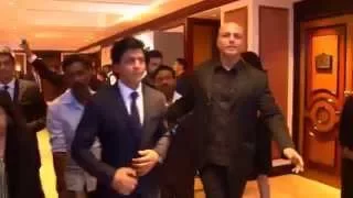 ShahRukh Khan at the Filmfare Glamour and Style Awards 2015