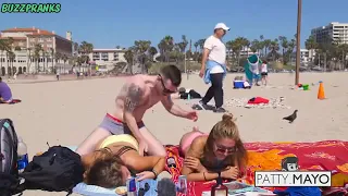 vlc record 2019 09 25 21h47m14s Ultimate CRAZY Beach Pranks Compilation 2017