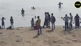 Hundreds of devotees gathered to bathe in Yamuna.