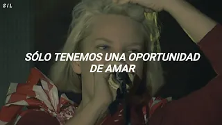 Sia - Clap Your Hands (Live on the ARIA Awards) // Español