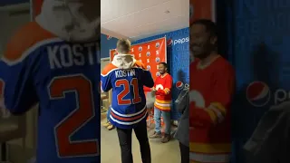 Klim Kostin Makes Flames Fan Wear His Jersey For Photo 😂