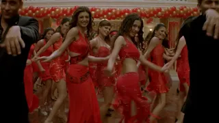 Rock'n'Roll party from India ! Black'n'Red - very pretty ! (Sushmita Sen & Shah Rukh Khan)