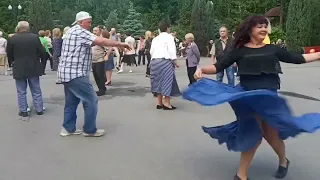 Мне до тебя пару шагов!!!💃🌹Танцы в парке Горького!!!💃🌹Харьков 20212