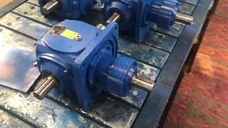 T series bevel gearbox with ratio 1:1/1:2/1:2.5/1:3