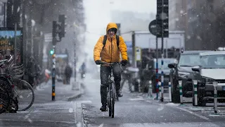 Winter Street Photography POV in Sweden! (Sony 70-200 2.8 GM OSS II)